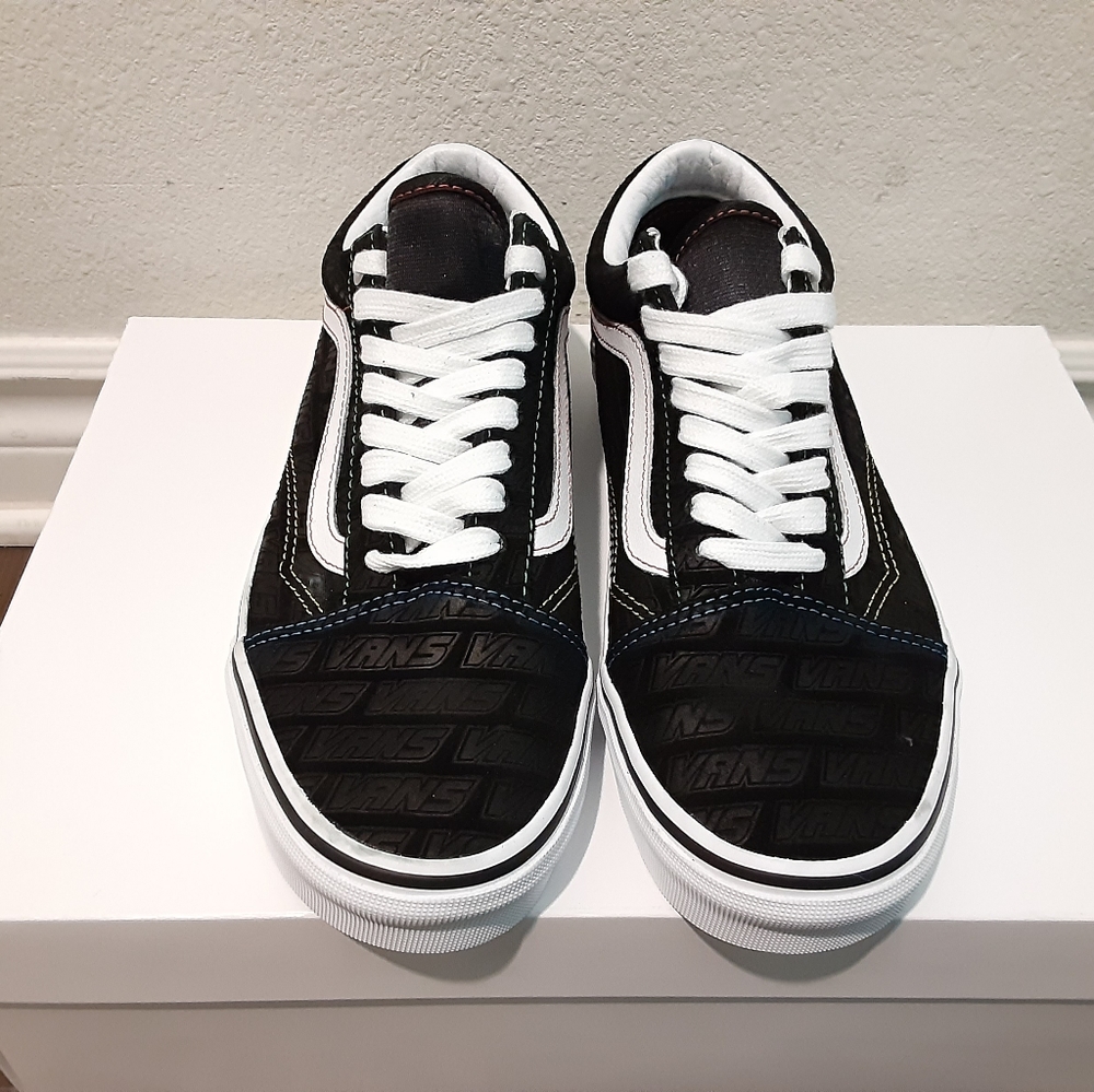 Vans - Picture 4 of 5
